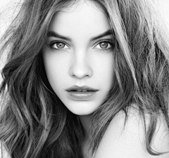 爬山虎S采集到Barbara Palvin 芭芭拉帕尔文