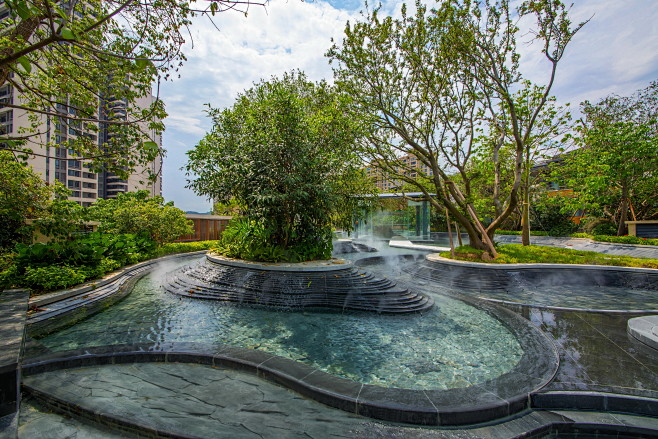 珠海卓越唐家墅 展示区 现代禅意 水景 蜿蜒溪流 树池 跌水 景观设计（SED新西林景观国际，受邀加入ASLA协会，拥有风景园林工程设计专项 ...