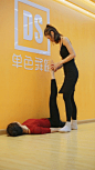 无敌干货，值得收藏！中国舞基本功之腰部与腿部柔韧性的动作详解