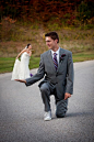St. Louis wedding photo. Just a cute idea. :-)  <a href="http://www.soulscapesphotography.com" rel="nofollow" target="_blank">www.soulscapespho...</a>