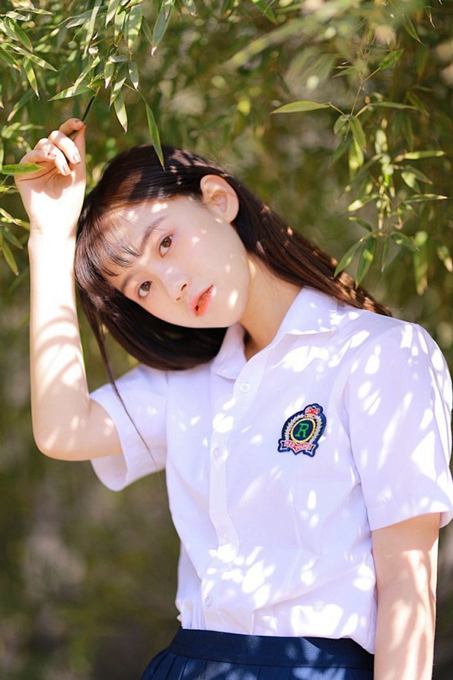 如此清纯迷人靓丽精致的00后学生妹