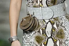 致敬每位女性的优雅人格！Salvatore Ferragamo 2018春夏女装秀，海报网带你亲临2018春夏米兰时装周