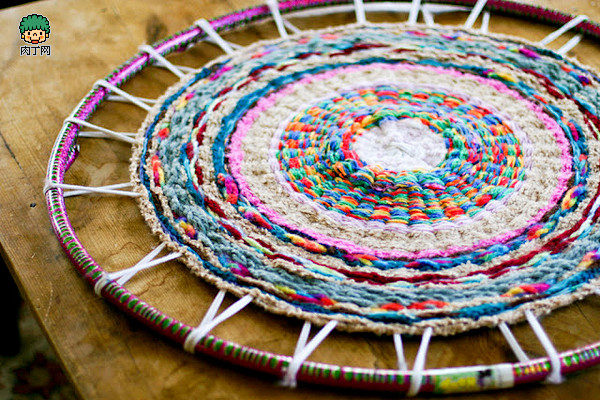 呼啦圈来编织美丽的手工地毯、地垫 旧毛线...