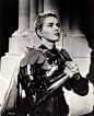 //
Jean Seberg as Saint Joan, 1957

珍·茜宝饰演的「圣女贞德」，英姿焕发。导演：奥托·普雷明格。本片是珍·茜宝的电影处女作，据说是在18000多名年轻女演员中脱颖而出的。 ​​​​
