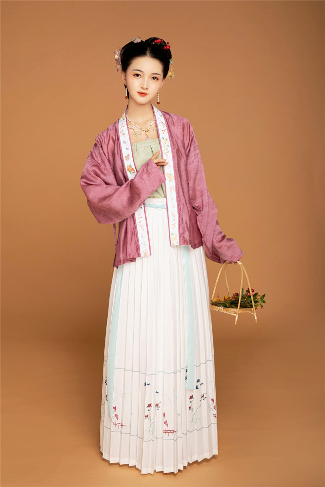 秋意阑珊宋制对襟百迭绣花蝴蝶花果提花汉服女装原创楠歌馆淘宝网