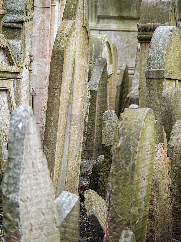 布拉格1787年的老犹太公墓