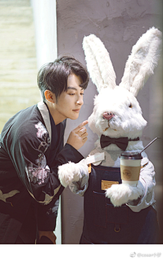 李孟羲-花瓣网|陪你做生活的设计师 | 湖》x 黑天工作室 =====国风新