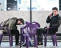 【图】不是标准型，一样迷死人！金宇彬韩剧《继承者们》的服饰造型回顾：身材气质高人一等，“鱼饼”帅到无死角！_第9页_金宇彬_海报时尚网