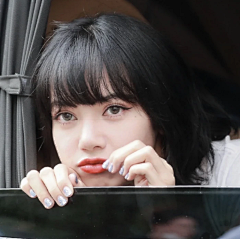 雾里愛采集到lisa