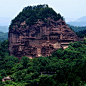 “麦积烟雨” 天水麦积山石窟 （中国）