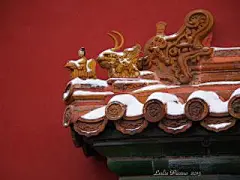 唯美故宫屋檐上的积雪桌面壁纸