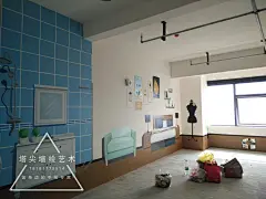 成都塔尖墙绘艺术 主营范围 幼儿园彩绘 店铺彩绘 别墅彩绘 家装彩绘 文化墙彩绘 写字楼彩绘 活动现场涂鸦 壁画 墙绘 涂鸦3D画 设计与绘制 以匠心品质 筑行业塔尖 业务咨询请致电18181778514 微信15928575843