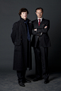 《神探夏洛克 Sherlock》兄弟两~·麦哥（ 马克·加蒂斯 Mark Gatiss ），卷福（本尼迪克特·康伯巴奇 Benedict Cumberbatch） 喂，你们两个在一起时就不能笑一下么~