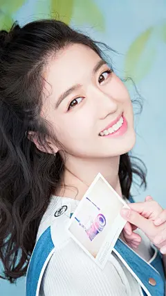 元气少女李凯馨17岁生日写真手机锁屏壁纸