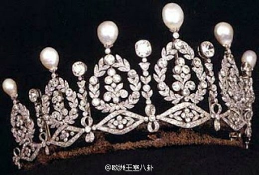 #珠宝# 西班牙阿尔贝公爵家族的珍珠钻石...