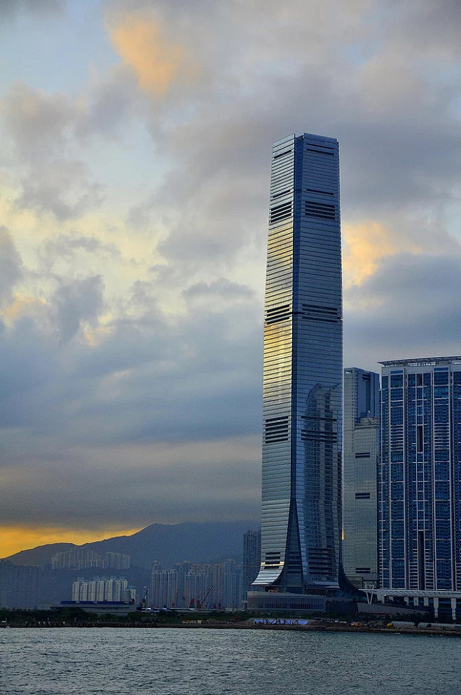 香港环球贸易广场internationalcommercecenter484米118层建成已建成