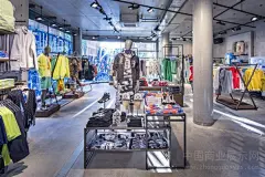 柏林Adidas阿迪达斯服装陈列架设计
