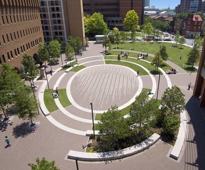 费城托马斯·杰斐逊大学校园圆形广场
