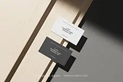 木板上的名片模型展示设计贴图ps卡片样机素材 6psd下载_颜格视觉