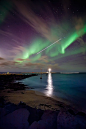 7.Seltjarnarnes, Gullbringusysla, 冰岛。灯塔、灯塔、星空，连飞机划过夜空都是如此华美