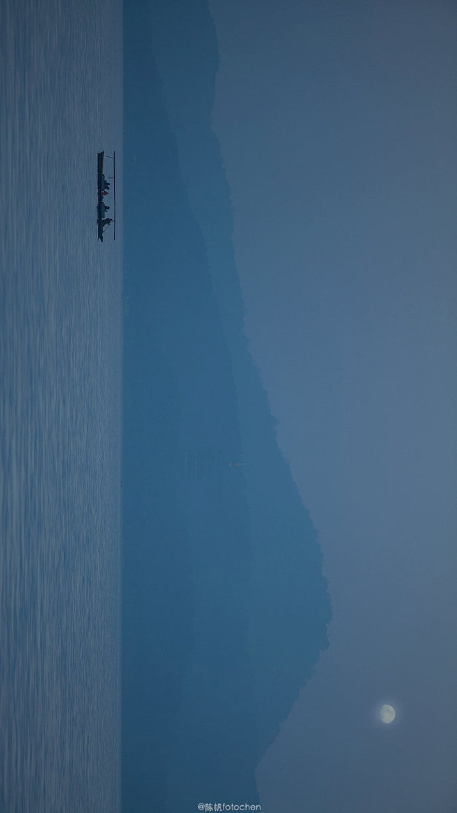 西湖，一场关于蓝色的梦境。   #恋上冬...