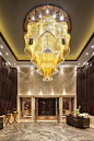 One Park Gubei by Lasvit, a giant suspension lighting. The most luxurious and glamorous lighting project I've ever seen.