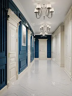 蓝色墙壁、白色门、镶木板的古典风格走廊。墙上的画。
