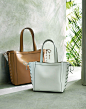 MaxMara Adv Accessories SS 2017 : Designed for modern women with big ideas and creativity, the MaxMara Spring/Summer 2017 Collection offers a new mix of sensual modernity inspired by Lina Bo Bardi. Architect, designer and intellectual, Bo Bardi was connec
