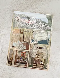 青芥味抹茶
【金属徽章·记录】【hp】分镜·站台
Chang Pins
门牌号：图11
工艺：仿珐琅
尺寸：11.5*8.5cm
这个分镜最喜欢列车那格，白烟打印在有起伏的底胚上，烟雾质感max！
#金属徽章  #仿珐琅徽章  #Changpins  #哈利波特  #hp   #HarryPotter  #九又四分之三站台