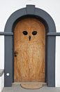 stunningpicture:  Whoooo is it?  LOL, the “Whooo” door