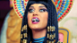 埃及艳后#Katy Perry#第3支单曲#Dark Horse#MV震撼首播！水果姐以女王之姿施尽手段，口中的钻石更是摄人心魄！眼神尽显女人心机，膨胀的欲望如即将冲破牢笼的鸟儿，魅惑的音符急需一个温床，你准备好了吗？整支MV充斥着不少无厘头情节