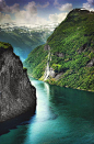 The Seven Sisters Waterfall, Geiranger Norway
七姐妹瀑布，盖朗厄尔挪威