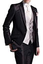 20292 TUNIC TUXEDO｜100型以上のタキシードを検索できる結婚式の新郎タキシード専門サイトwith a WISH : ホワイト×ブラックのバイカラーデザイン。モードなニュアンスを加味した今日的な一着です。ウエストラインをシェイプさせたグラマラスなシルエットが魅力。ハートをイメージしたアスコットタイで正統派スタイルに遊び心をプラス。九分丈のパンツでイマドキ感を演出。