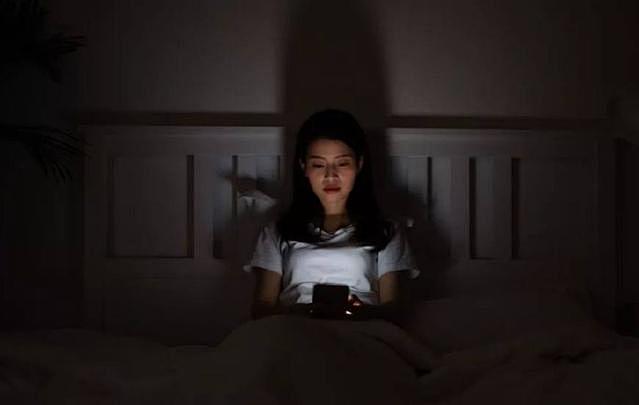 熬夜追剧的搜索结果_360图片