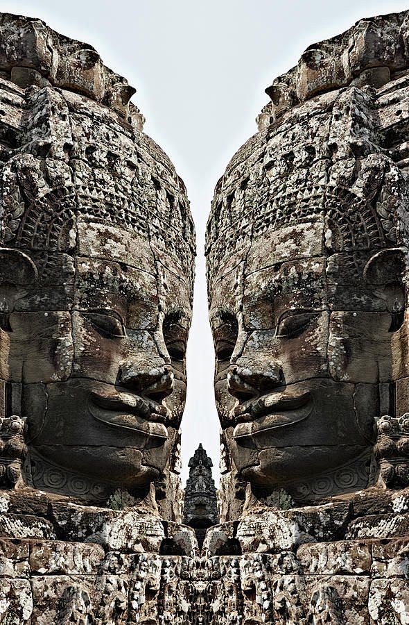 吴哥窟，巨人面临在巴戎寺 - 柬埔寨