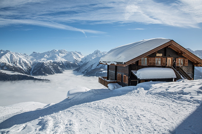Chalet with a view b...