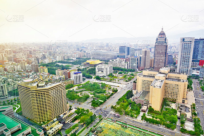 从101俯瞰现代台北城市全景