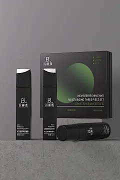 品牌VI设计，产品包装设计，
LOGO标志设计，海报宣传设计，
广告片拍摄，手绘插画动漫动画，
空间设计。 感谢大家的关注和喜欢，
我们也会不断努力，
做更多好看的风格的设计。 
有什么建议和想法也可以跟我们私信交流哦！ 
也可以联系我们为心PAPAYADESIGN01