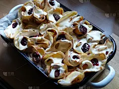 巴伐利亚的家乡菜。甜点-甜煎饼(Palatschinken)…