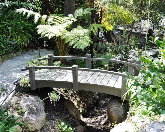 Redwood Garden Bridg...