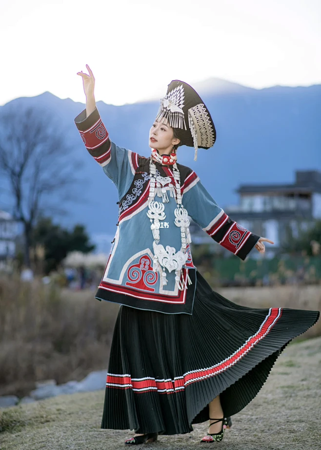 彝族｜大凉山“所地”方言区成年女性造型科普-花瓣网