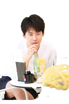 乔屿鹤-Krane采集到QYH.自扣立绘.