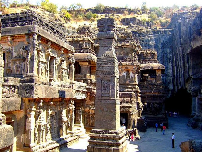 印度的凯拉萨神庙：凯拉萨神庙是世界上最大...