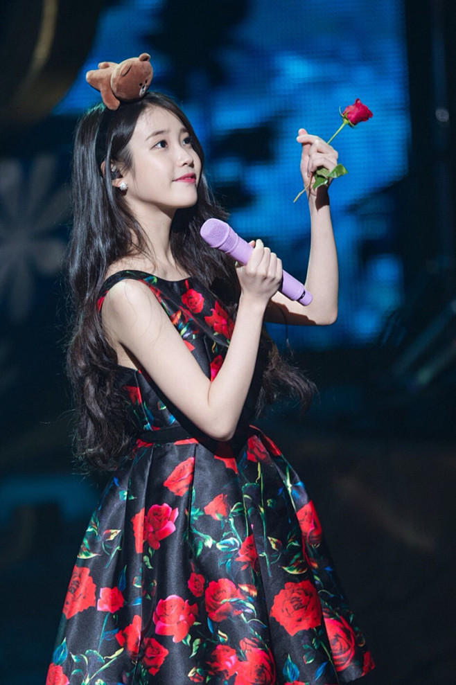 IU