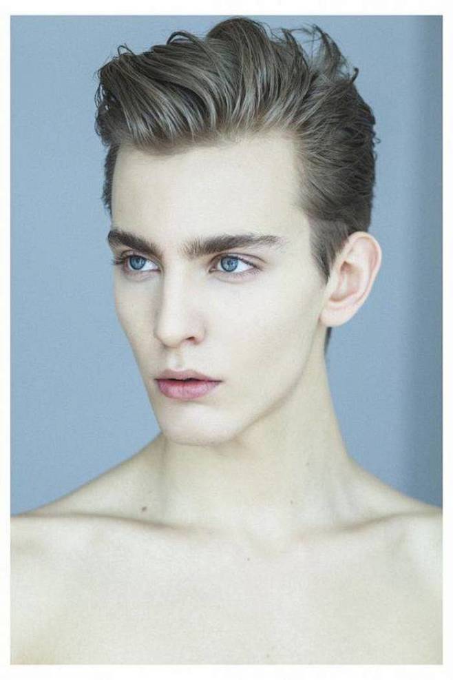 欧美男模之vincentschmidt身高187cm眼前一亮的感觉长的很干净略显