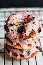 BAKED BLUEBERRY DOUGHNUT with BLUEBERRY GLAZE [calgiant] [vegan]: 