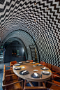 拥有超过11000块定制瓷砖的餐厅墙壁 墨 设计圈 展示 设计时代网-Powered by thinkdo3