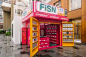 其中包括图片：HYPEBEAST and FiSN Unveil Vivid-Pink Newsstand Pop-Up in Shanghai