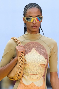 童小楹宝贝采集到Stella McCartney S 2023 R-T-W