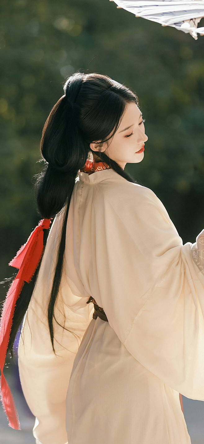 西施晓梦绡帐寒，香鬟堕髻半沉檀 采集@别致的七 cr：纱栗写真馆